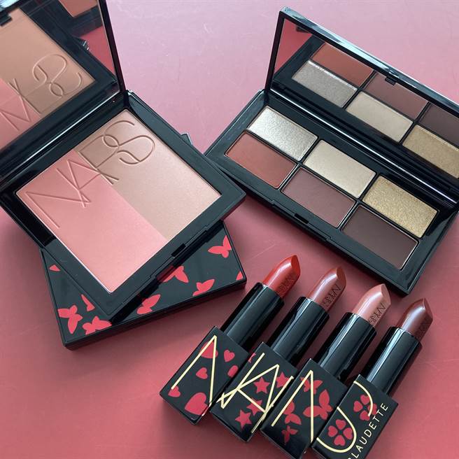 全系列包装皆有时尚印花：幸运之草、梦境彩蝶、午夜星空、永恒的爱。（邱映慈摄）