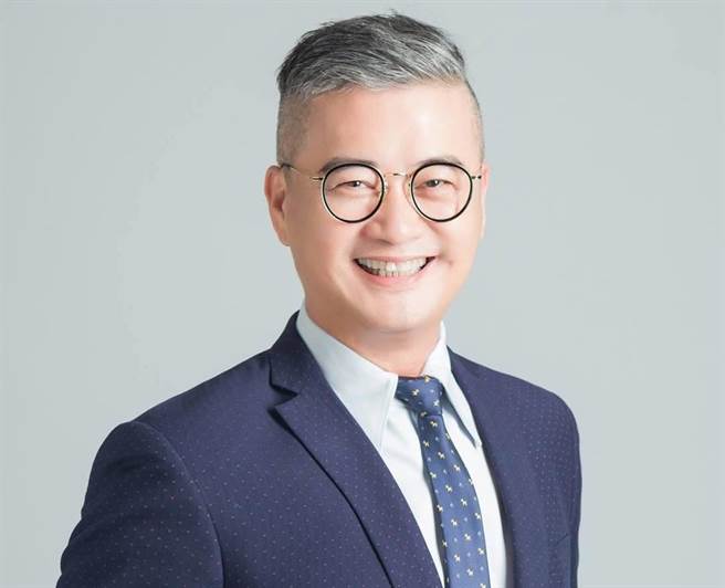 台积电赴美设厂 命理师一算喊：恐有大事发生。(图/翻摄自 高煜霖 脸书粉专)