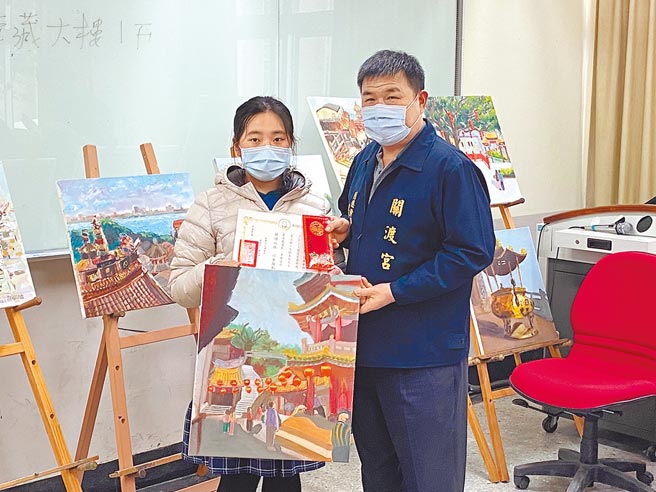 「关渡宫艺术教育工程」大师系列冬令营29日结业式，北市自强国中美术班2年级学生许文薰分享，刚接触油画时觉得困难，技法很不同，熟悉后发现有特别的乐趣。（游念育摄）