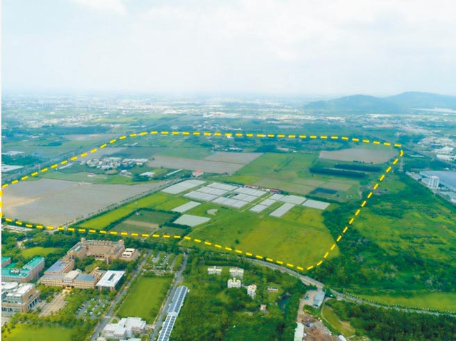 高雄市长陈其迈力拚桥头科学园区「赶进度」积极招商，盼年底让厂商先选地。（高市经发局提供／柯宗纬高雄传真）