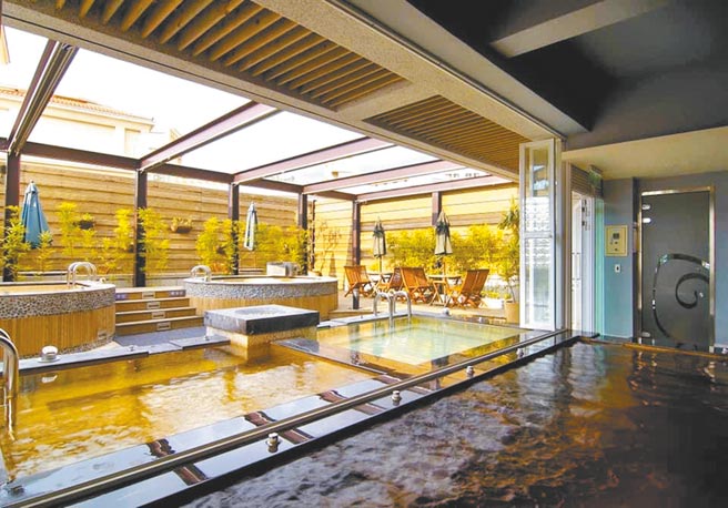 东森山林渡假酒店拥有碳酸氢钠泉的山林美人汤。（易飞网提供）