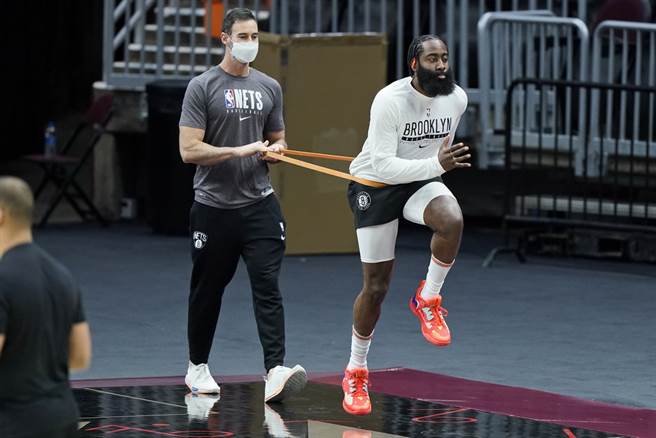 哈登也学厄文在社群媒体发表深奥言论了。(美联社)