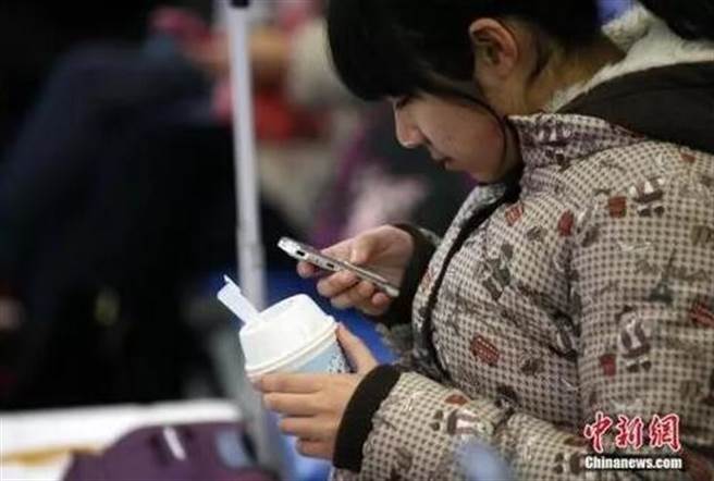 大陆颁布新规，禁止任何公眾号强制用户关注。（中新网）