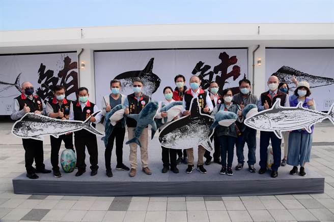 花莲拥有绵长海域，县府推广海洋教育及食鱼文化，今在花莲观光渔港举办「海洋教育活动─海人祭」。（花莲县府提供／罗亦晽花莲传真）