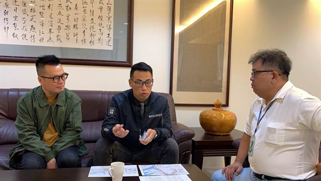 基隆寒冬送暖第一人是「他」！网友爬文曝关怀浪浪、送物资什么都关心。（吴康玮摄）