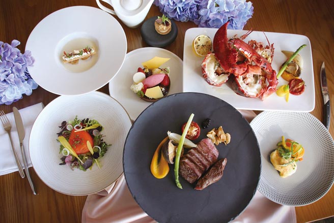 台中日月千禧酒店24F極炙牛排館，端出雙人分享饗宴套餐。圖／台中日月千禧酒店提供