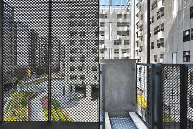 竹间联合建筑师事务所打造的台中太平育贤社会住宅，美感与亲切性皆具。（中华民国全国建筑师公会提供）