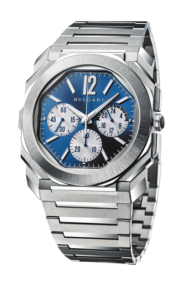 吴亦凡抢先佩戴宝格丽Octo Finissimo S Chronograph GMT精钢计时腕表，52万2000元。（BVLGARI提供）