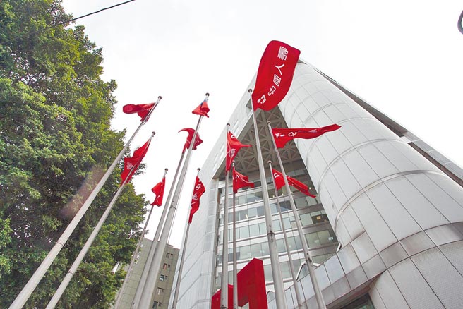 疫情升溫，中壽攜手企業主強化員工防疫保障。（中國人壽提供）