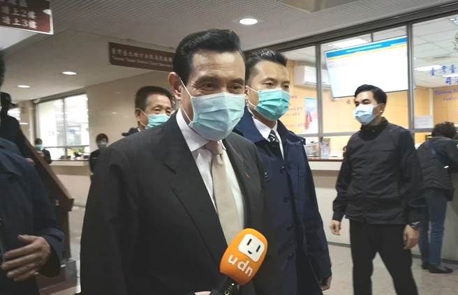 前总统马英九今因「三中案」赴台北地院开庭，被媒体问及赵少康重返国民党一事，马笑而不语。(本报资料照片)