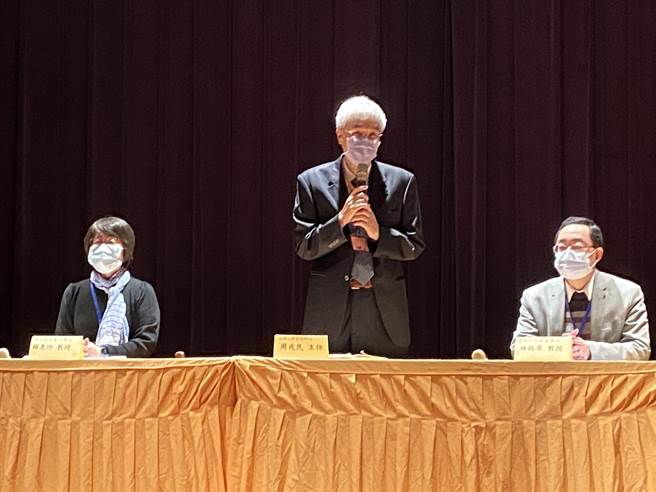 大考中心今天举行学测国文写作及英文科非选择题的评分原则说明。（林志成摄）