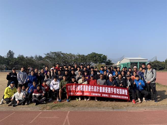花蓮田徑菁英選手前往雲林麥寮高中進行移地訓練，目標瞄準110年雲林全中運。(花蓮田徑委員會提供)