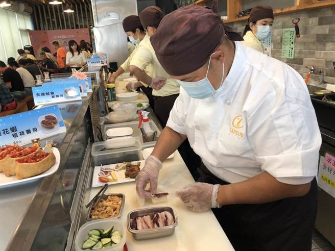 喜憨兒基金會旗下庇護工場、位在高市三民區的「喜憨兒創作料理」店家下滑2成。（喜憨兒基金會提供／柯宗緯高雄傳真）