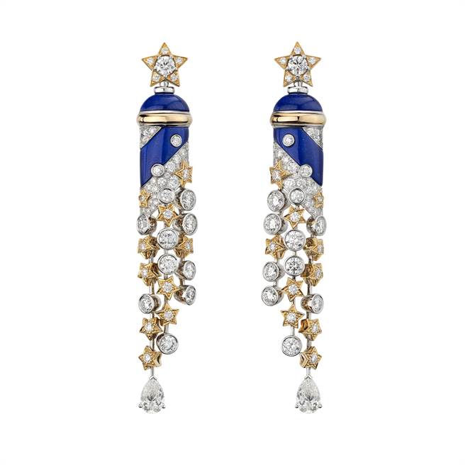 香奈儿Volute Marine耳环，灵感源自贡多拉船的泊船柱，约308万元。（CHANEL提供）