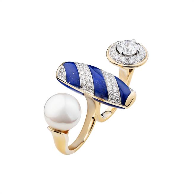 香奈儿Volute Venitienne戒间指，灵感源自贡多拉的泊船柱，约354万2000元。（CHANEL提供）