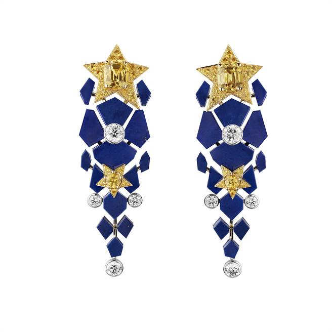 香奈儿Constellation Astrale顶级珠宝耳环 。（CHANEL提供）