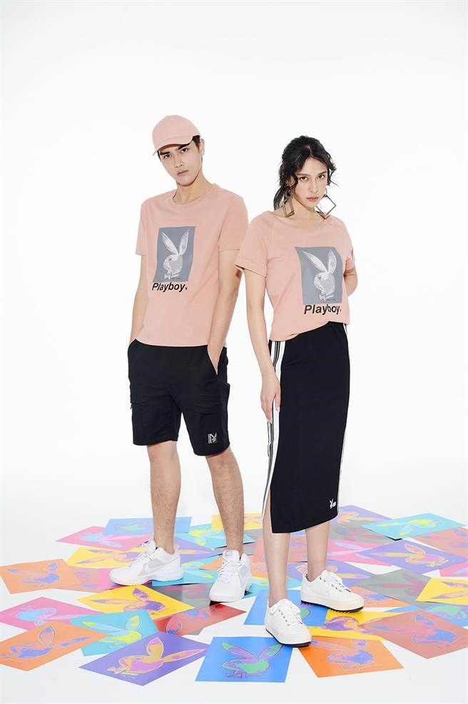 艾迪沃荷兔头潮T，以超潮普普风的鲜明扑克兔头作为设计重点，特别推出情侣款，适合喜爱个性潮流的情侣檔秀恩爱。（Playboy提供）