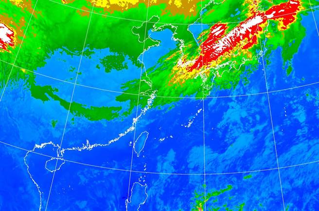 氣象局表示，明(2)日東北季風稍微增強，迎風面的北部、東半部轉為偏涼，氣溫下降較明顯。(氣象局提供)
