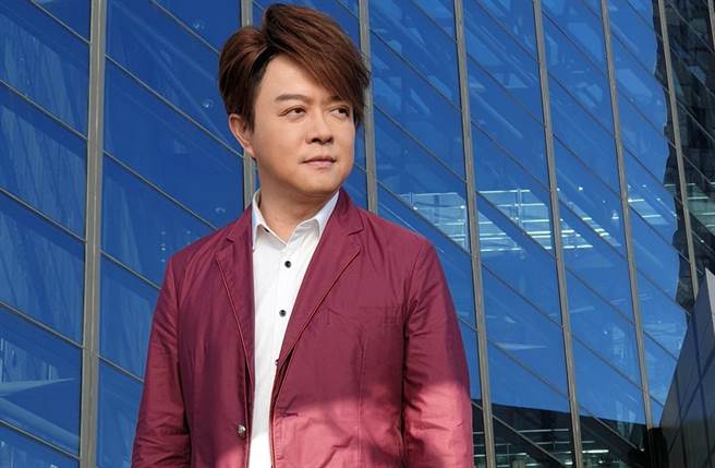 翁立友被卷入鸡排妹性骚扰疑云中。(图/翻摄自翁立友脸书)