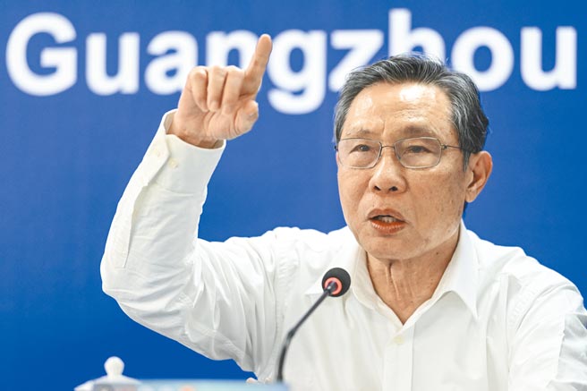 中国工程院院士、抗疫权威专家锺南山（见图）昨透露，即将于3月与美国国家过敏与传染病研究院主任暨白宫防疫顾问佛奇视讯会谈，彼此交换意见。这场即将登场会谈，必将引起高度注目。（中新社）