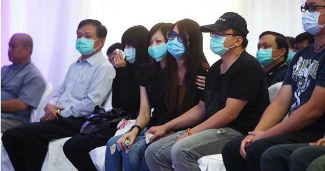 北投文化国小女童2015年遭割喉，女童母亲当时在告别式上悲痛欲绝，令人不舍。（图／报系资料照）