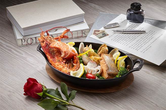 In Between之间餐厅—爱意情人套餐「主厨特制海鲜盘」，匯聚波士顿龙虾及挪威鲑鱼等海潮珍味。（诚品行旅提供）