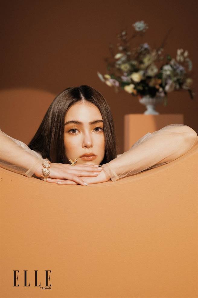 昆凌SOP兼顾事业家庭 维繫感情关键「生活过得有趣」（《ELLE》国际中文版杂志提供）