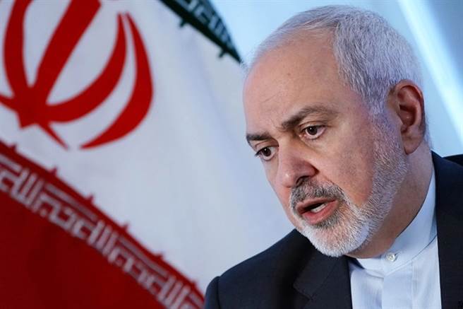 伊朗外交部長扎里夫，希望2015核協議能夠重新生效。(圖/路透社)