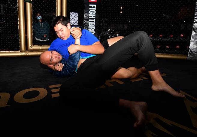 去年台东某高职遭霸凌学生，学习综合格斗，身心都变得更强壮。（庄哲权摄） 