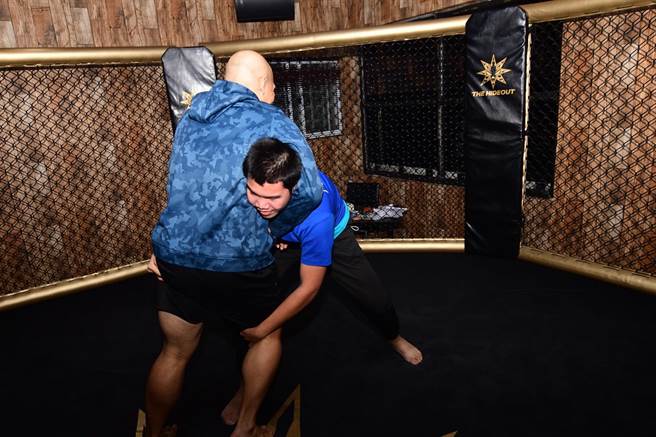 去年台东某高职遭霸凌学生，学习综合格斗，身心都变得更强壮。（庄哲权摄）