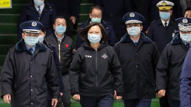 蔡英文總統今天視察國防部情研中心肯定情蒐能力。(總統府資料照片)