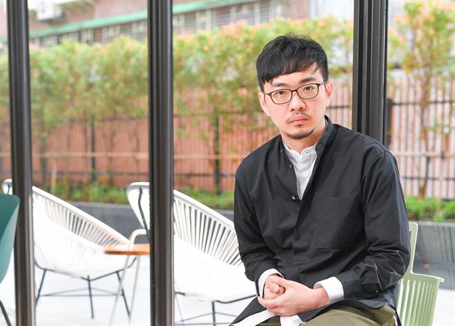 导演程伟豪新作《缉魂》两岸票房都开红盘，他表示自己最在意观眾的想法。（卢祎祺摄）