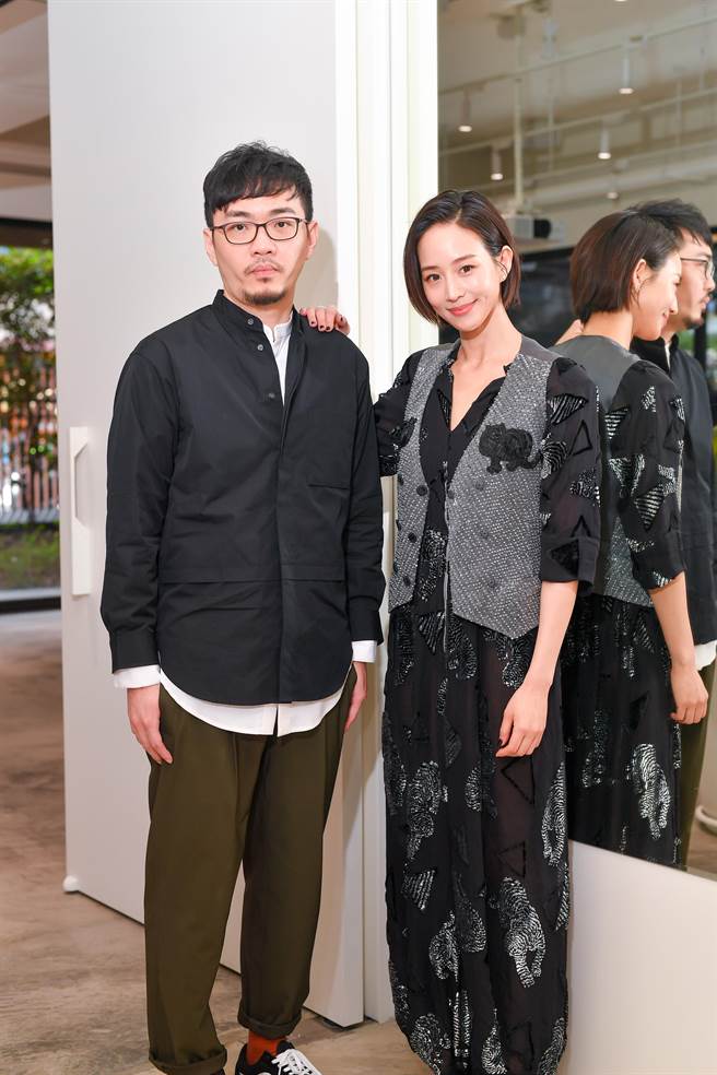 导演程伟豪和张钧宁合作《缉魂》默契十足。（卢祎祺摄）