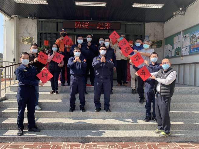 南市警一分局超前部署，為春節車潮準備。（警方提供／李宜杰台南傳真）