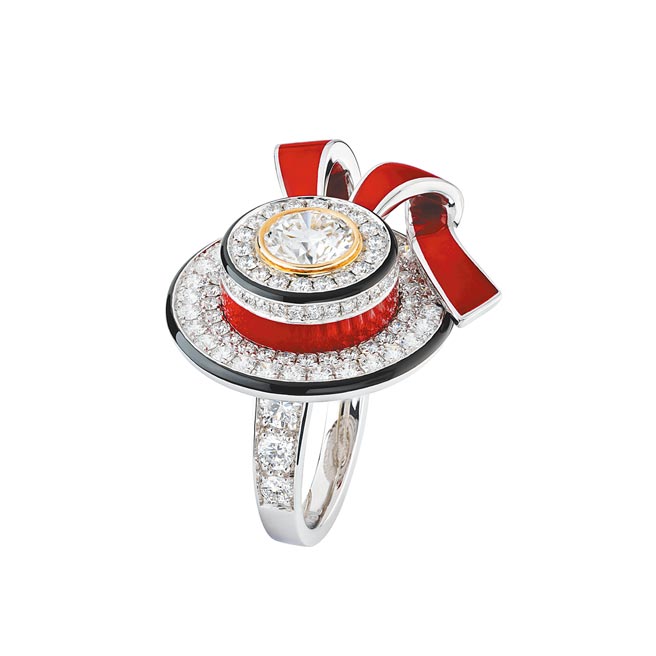 以贡多拉船夫的帽子为灵感创作的Ruban Canotier戒指，俏皮可爱，约277万2000元。（香奈儿提供）