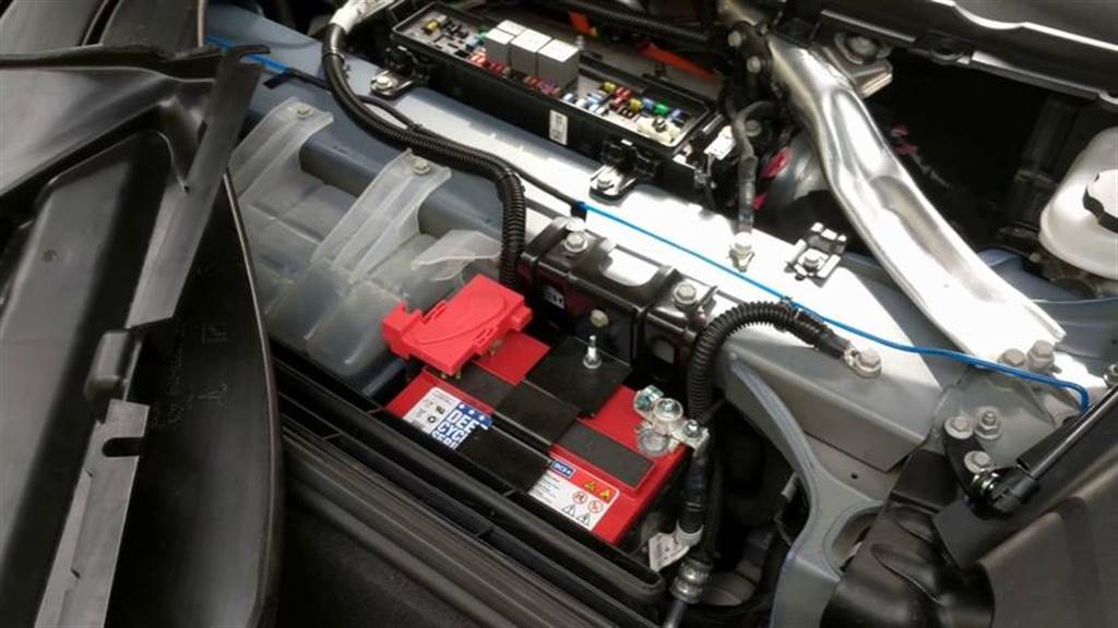 特斯拉 12V 電池噩夢掰！馬斯克證實 2021 年式新版 Model X/S 已換用鋰離子電瓶