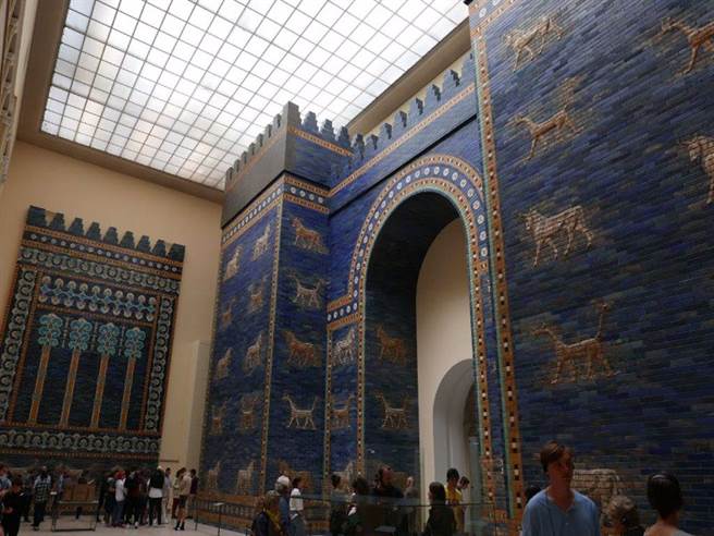 伊希达门与游行大道重现了巴比伦帝国的辉煌强盛。（图／EVENT365生活志提供）