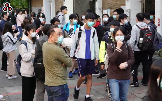 今年大學學測已考完，考生接著要參加大學個人申請招生。（本報資料照片）