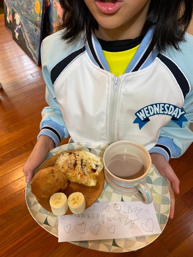 吴淡如分享女儿写错字的纸条。（图／翻摄自吴淡如脸书）