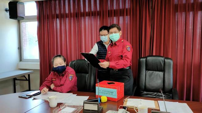 基隆市消防局3日上午舉行109年度公職人員財產申報抽籤作業。（基隆市消防局提供／陳彩玲基隆傳真）