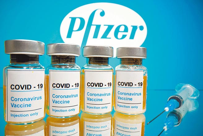 国际间已有59国开始注射新冠肺炎疫苗，台湾却买不到疫苗，民进党立委王定宇竟带风向称，「台湾没有注射疫苗的急迫性」。图为新冠肺炎疫苗。（路透）