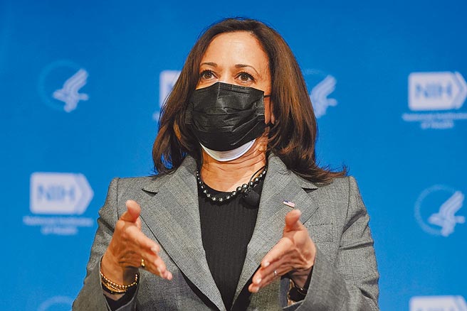 美国副总统贺锦丽1日与加拿大总理杜鲁道通电话，这是她上任后首次与外国元首通话。（美联社）