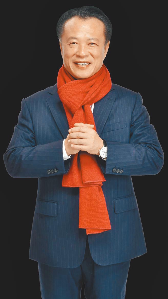 嘉义县长翁章梁祝福大家牛年行大运。（嘉义县政府提供／吕妍庭嘉县传真）