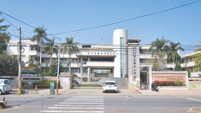 秀水乡明正国小创校57年，原本是秀水国小分校，近年跃升为全乡第一大小学，连续3年招收7班新生，今年被纳入学生总量管制，小一新生核定6班、174人。（谢琼云摄）