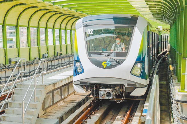 台中捷运绿线花10年完工，以台湾大道为主轴的捷运蓝线，若作业顺利，最快要2033年以后才可能上路。（卢金足摄）
