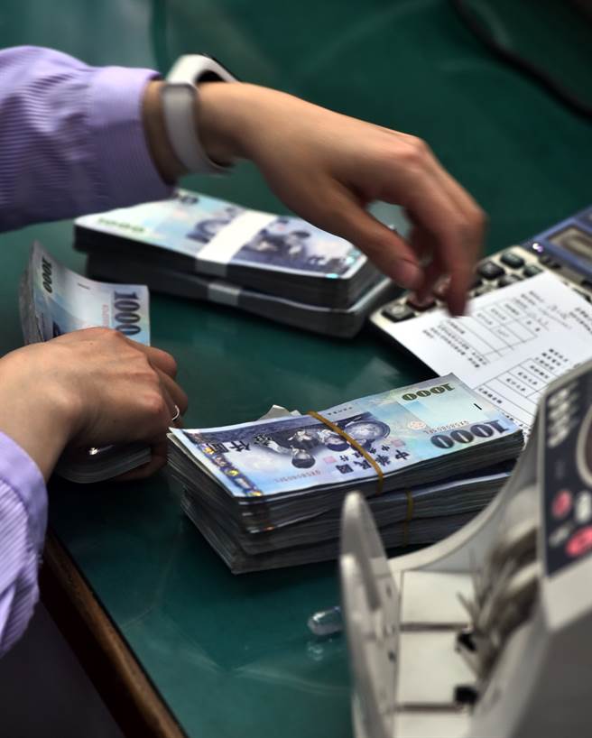 中央銀行預告修正《外匯收支或交易申報辦法》，杜絕不肖業者利用現行制度炒匯。(示意圖／本報系資料照片)