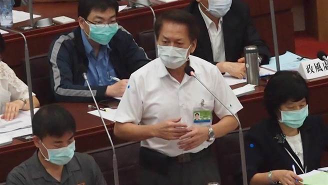 高巿府民政副局长袁德明。（资料照／曹明正摄）