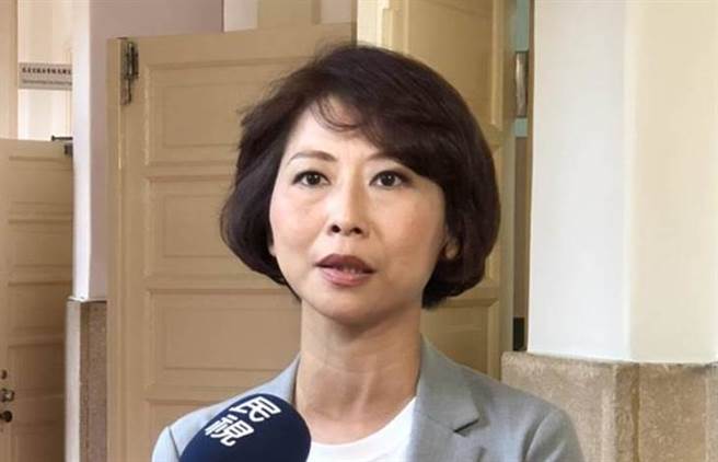 民进党立委陈亭妃认为，大陆禁止台湾凤梨是国民党害的。(中时资料照)