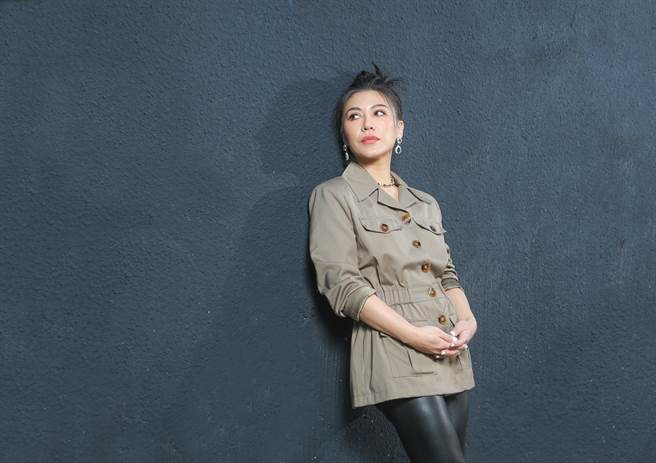 艾怡良在片中因為一場沒有談成的戀愛而一蹶不振。（吳松翰攝）