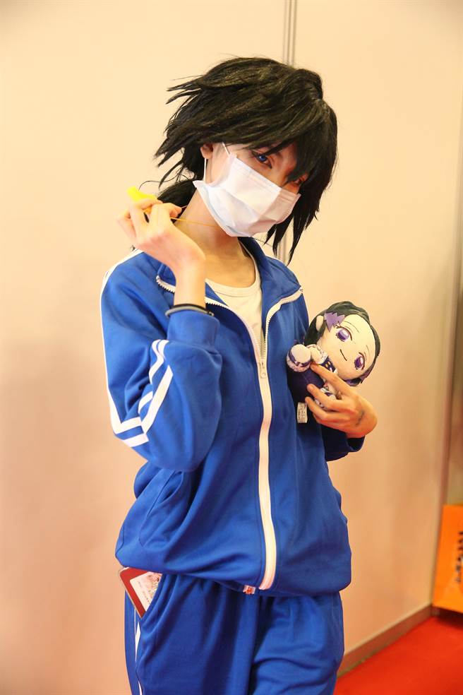 漫迷裝扮為《鬼滅之刃》富岡義勇學員版扮相。(杜宜諳攝)